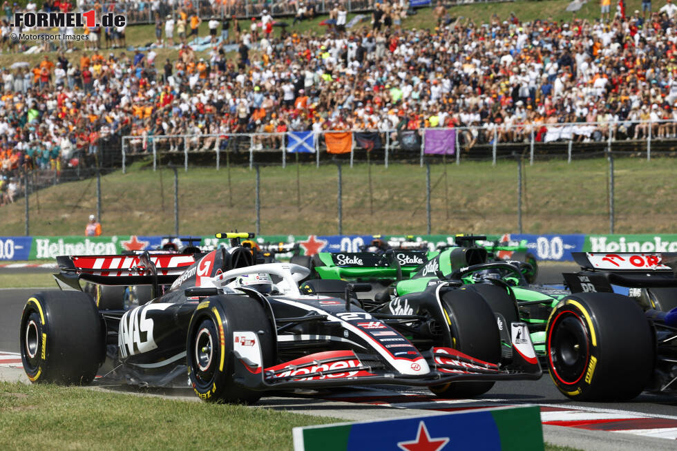 Foto zur News: Nico Hülkenberg (Haas) und Valtteri Bottas (Sauber)