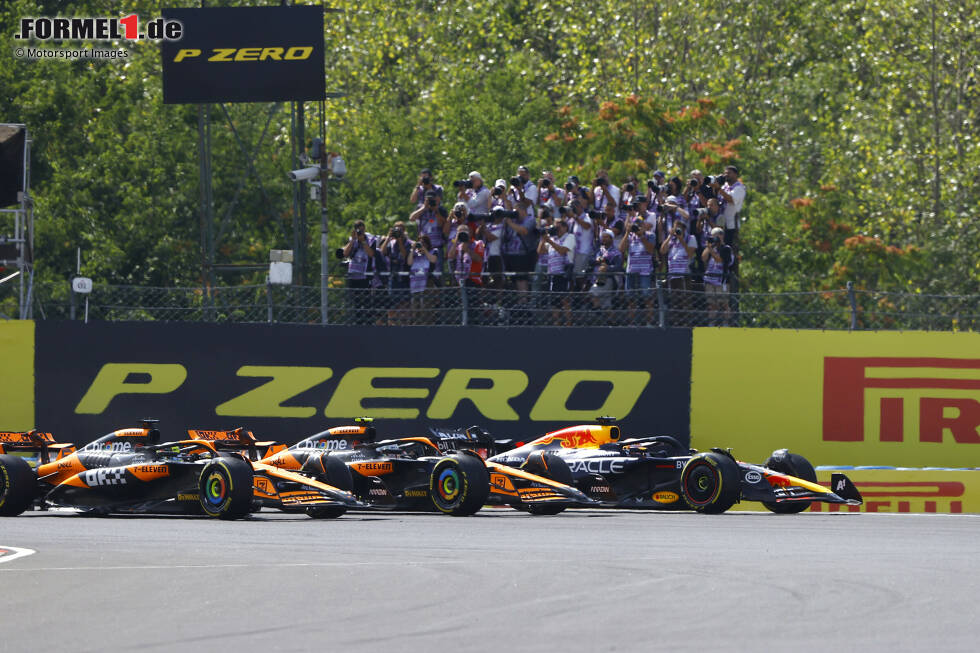 Foto zur News: Max Verstappen (Red Bull), Lando Norris (McLaren) und Oscar Piastri (McLaren)