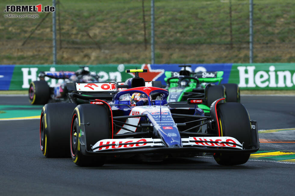 Foto zur News: Yuki Tsunoda (Racing Bulls), Valtteri Bottas (Sauber) und Esteban Ocon (Alpine)