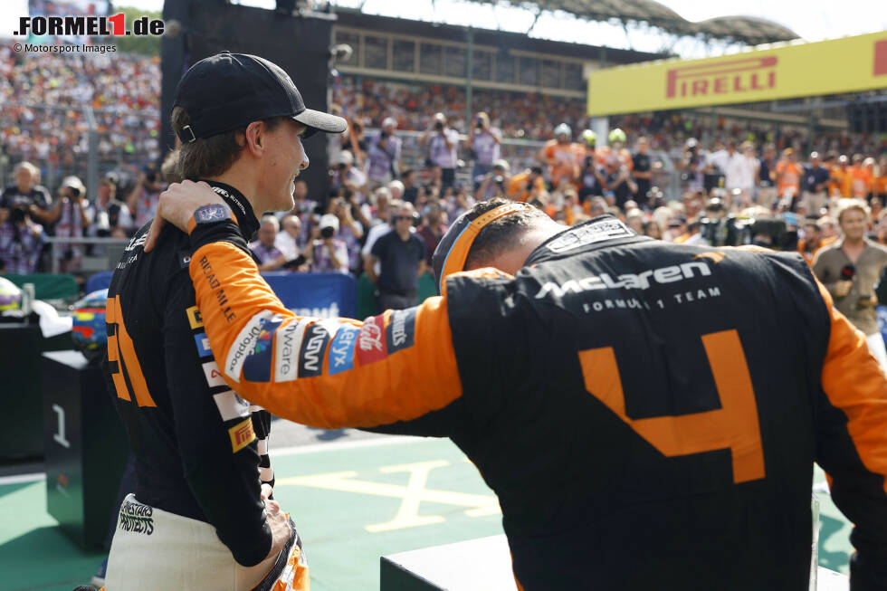 Foto zur News: Oscar Piastri (McLaren) und Lando Norris (McLaren)