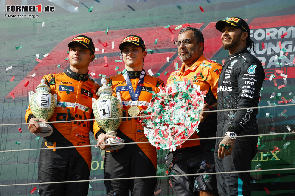 Foto zur News: Lando Norris (McLaren), Oscar Piastri (McLaren) und Lewis Hamilton (Mercedes)