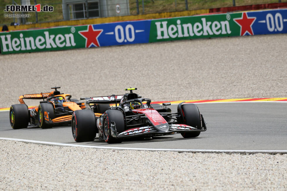 Foto zur News: Pierre Gasly (Alpine) und Oscar Piastri (McLaren)