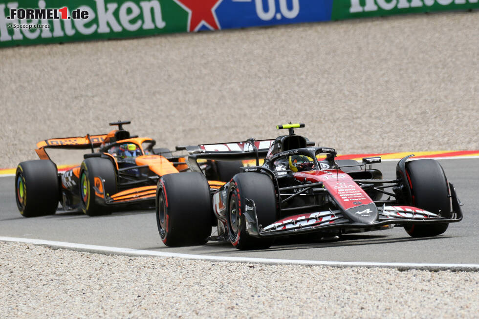 Foto zur News: Pierre Gasly (Alpine) und Oscar Piastri (McLaren)