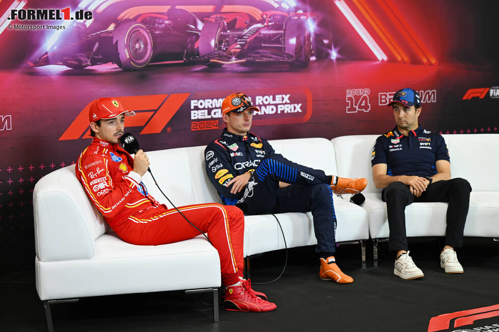 Foto zur News: Charles Leclerc (Ferrari), Max Verstappen (Red Bull) und Sergio Perez (Red Bull)