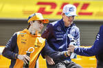 Foto zur News: Oscar Piastri (McLaren) und Logan Sargeant (Williams)