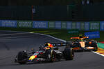 Foto zur News: Max Verstappen (Red Bull) und Lando Norris (McLaren)