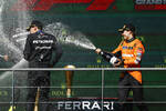 Foto zur News: George Russell (Mercedes) und Oscar Piastri (McLaren)