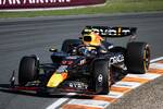 Foto zur News: Sergio Perez (Red Bull)