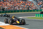 Foto zur News: Sergio Perez (Red Bull)