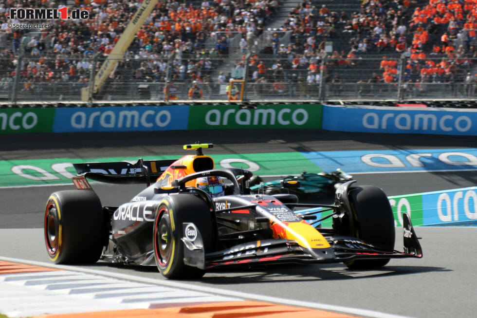 Foto zur News: Sergio Perez (Red Bull)