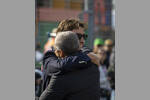 Foto zur News: George Russell (Mercedes) und Stefano Domenicali