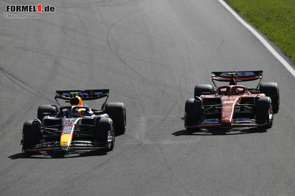 Foto zur News: Sergio Perez (Red Bull) und Carlos Sainz (Ferrari)