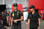 Foto zur News: Oliver Bearman (Ferrari) und Andrea Kimi Antonelli (Mercedes)