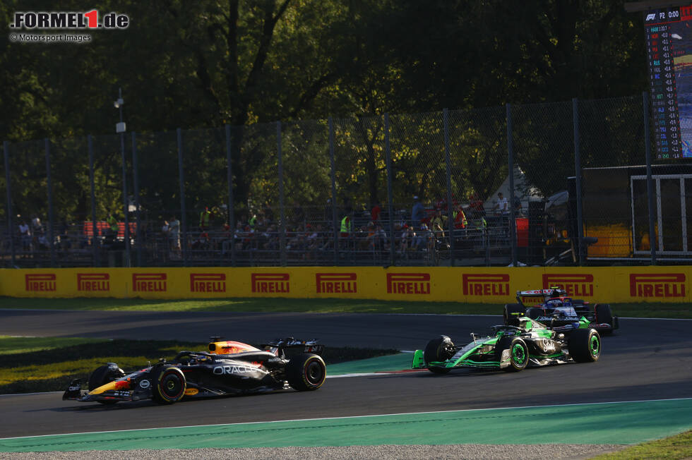 Foto zur News: Guanyu Zhou (Sauber), Max Verstappen (Red Bull) und Yuki Tsunoda (Racing Bulls)