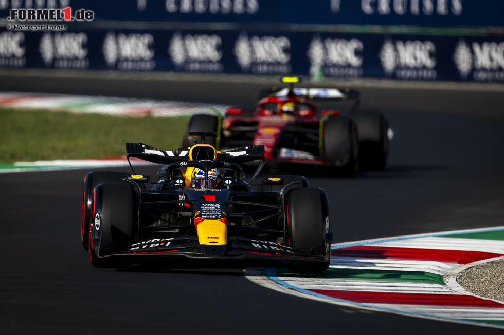 Foto zur News: Max Verstappen (Red Bull) und Carlos Sainz (Ferrari)