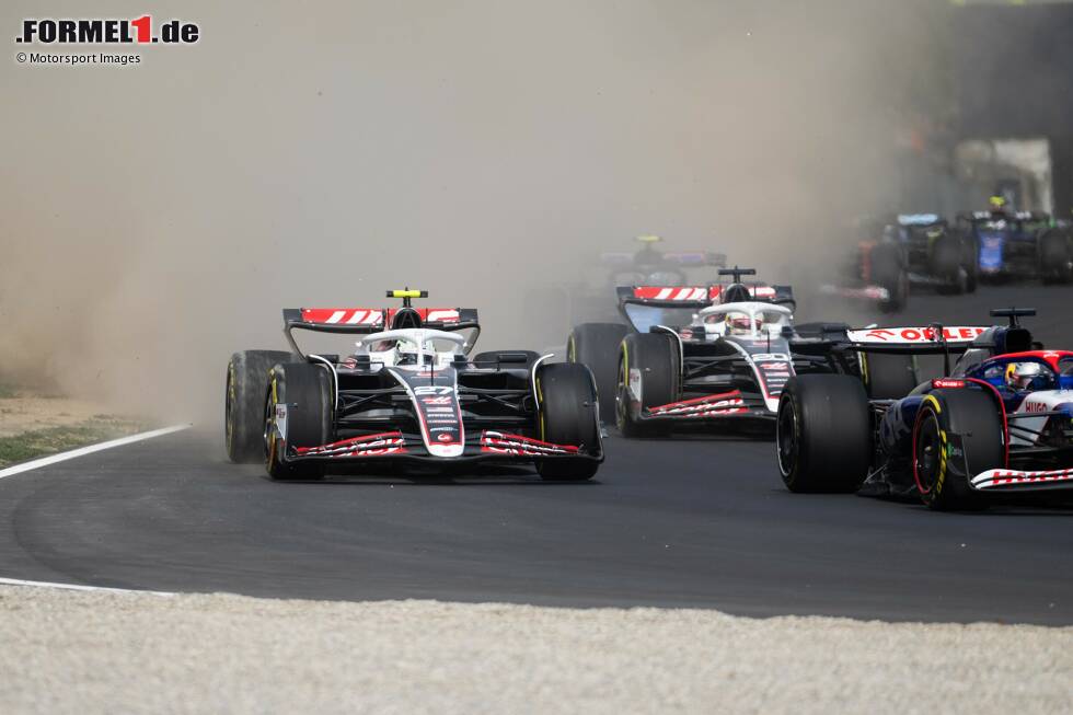 Foto zur News: Nico Hülkenberg (Haas) und Kevin Magnussen (Haas)