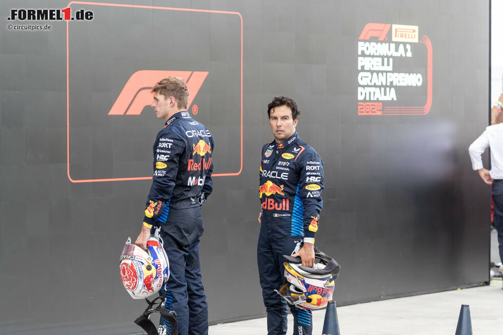 Foto zur News: Max Verstappen (Red Bull) und Sergio Perez (Red Bull)