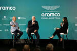 Foto zur News: Adrian Newey mit Lawrence Stroll (Aston Martin) und Moderatorin Laura Winter