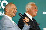 Foto zur News: Adrian Newey (Aston Martin) mit Lawrence Stroll