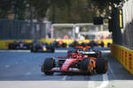 Foto zur News: Charles Leclerc (Ferrari) und Oscar Piastri (McLaren)