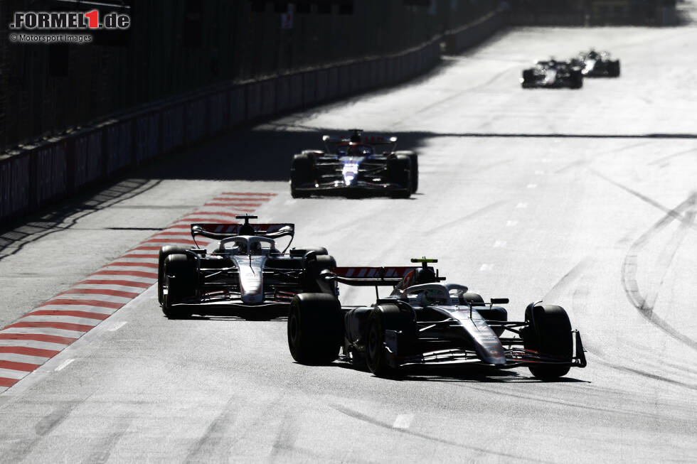 Foto zur News: Nico Hülkenberg (Haas), Oliver Bearman (Haas) und Daniel Ricciardo (Racing Bulls)