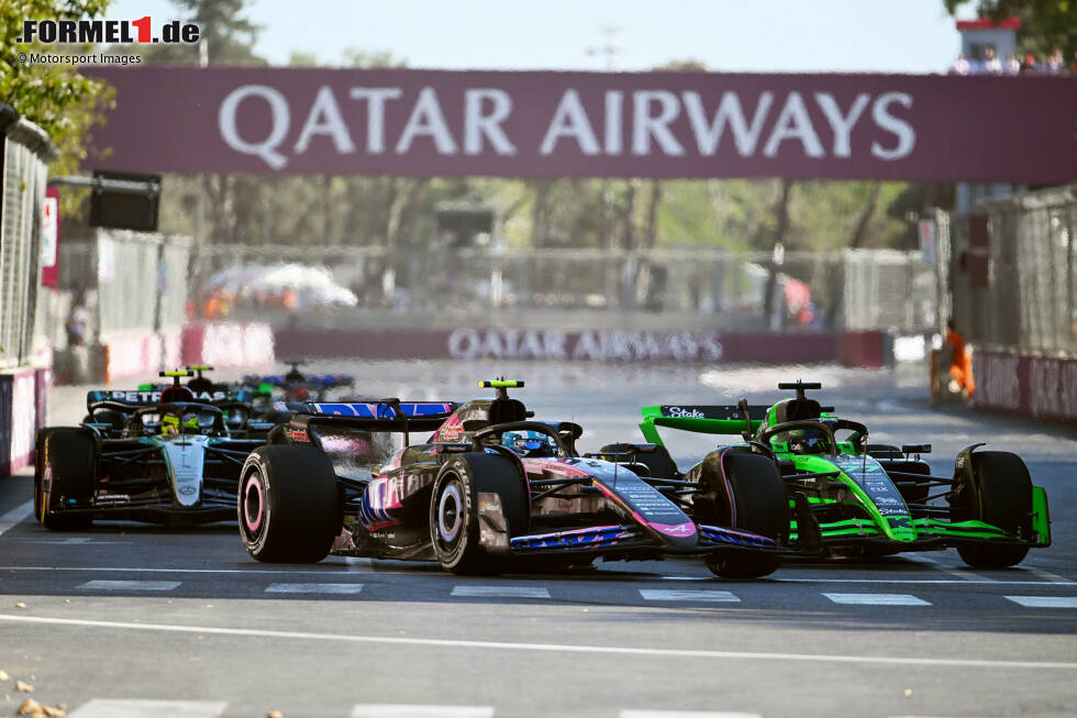 Foto zur News: Pierre Gasly (Alpine), Valtteri Bottas (Sauber) und Lewis Hamilton (Mercedes)