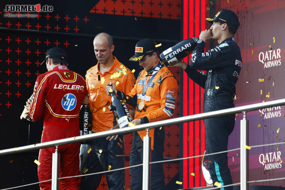 Foto zur News: Charles Leclerc (Ferrari), Oscar Piastri (McLaren) und George Russell (Mercedes)