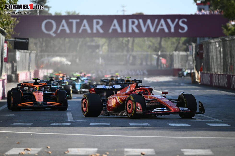 Foto zur News: Charles Leclerc (Ferrari) und Oscar Piastri (McLaren)