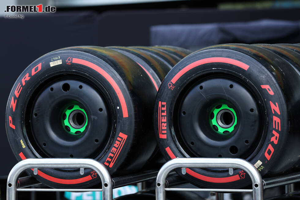 Foto zur News: Pirelli-Slicks Soft