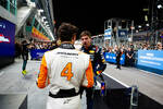 Foto zur News: Lando Norris (McLaren) und Max Verstappen (Red Bull)