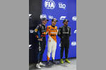 Foto zur News: Max Verstappen (Red Bull), Lando Norris (McLaren) und Lewis Hamilton (Mercedes)