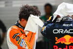 Foto zur News: Lando Norris (McLaren) und Max Verstappen (Red Bull)