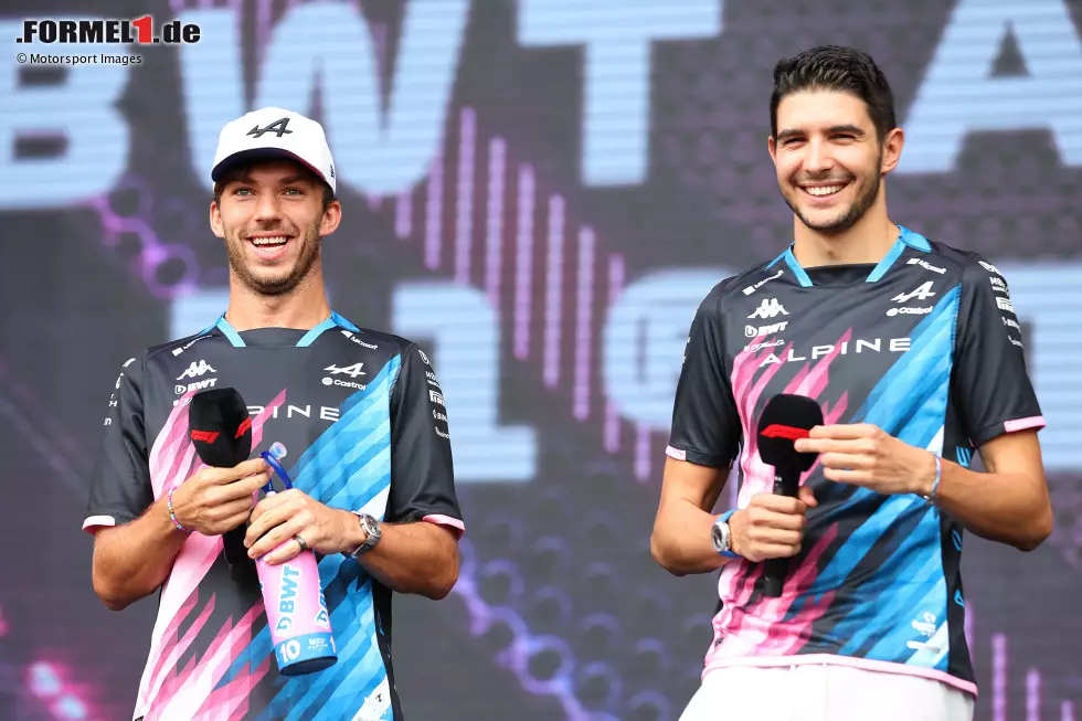 Foto zur News: Pierre Gasly (Alpine) und Esteban Ocon (Alpine)