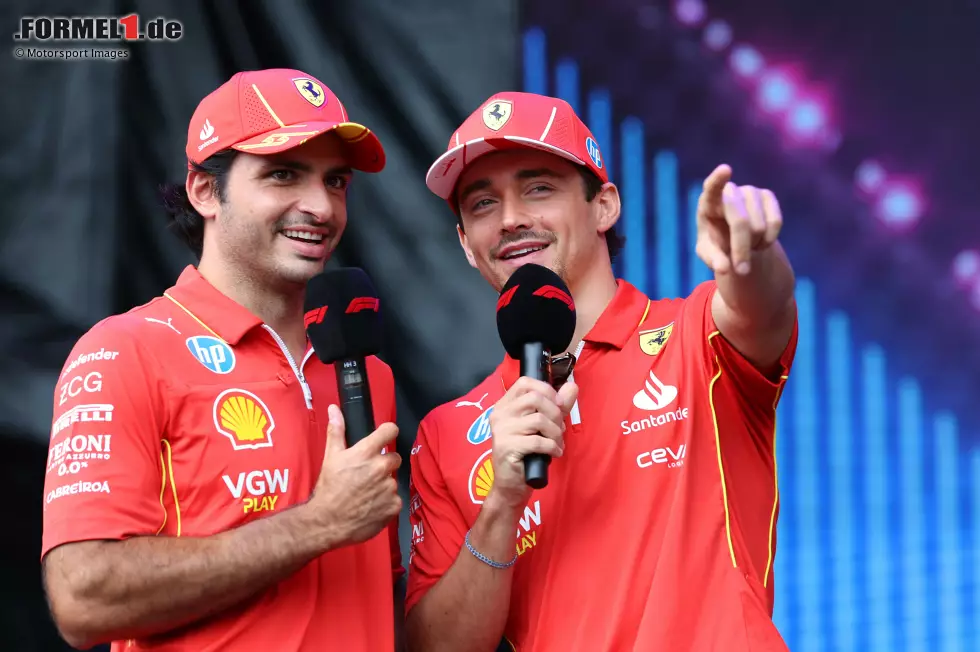 Foto zur News: Carlos Sainz (Ferrari) und Charles Leclerc (Ferrari)