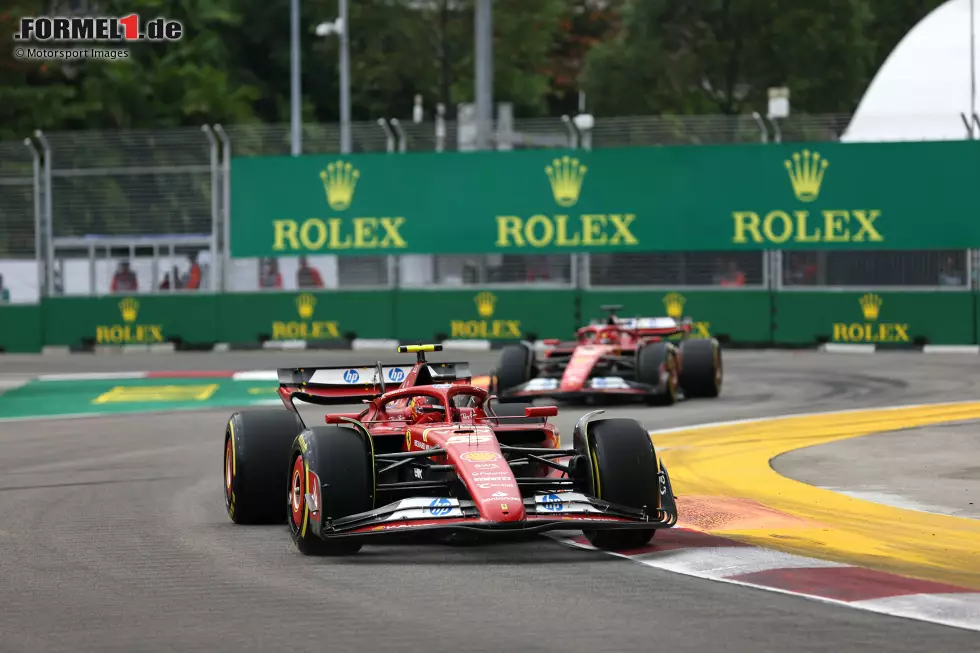 Foto zur News: Carlos Sainz (Ferrari) und Charles Leclerc (Ferrari)