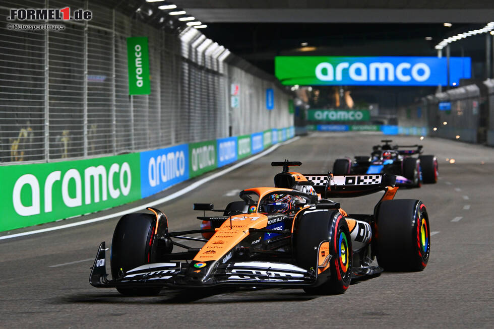 Foto zur News: Oscar Piastri (McLaren) und Esteban Ocon (Alpine)