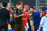 Foto zur News: George Russell (Mercedes) und Charles Leclerc (Ferrari)