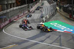 Foto zur News: Sergio Perez (Red Bull), Yuki Tsunoda (Racing Bulls) und Carlos Sainz (Ferrari)