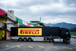 Foto zur News: Pirelli-Truck in Mugello