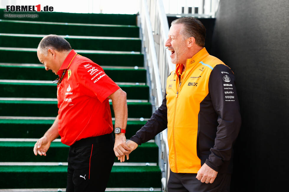 Foto zur News: Frederic Vasseur (Ferrari) und Zak Brown (McLaren)