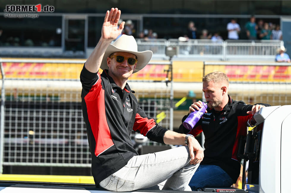 Foto zur News: Nico Hülkenberg (Haas) und Kevin Magnussen (Haas)