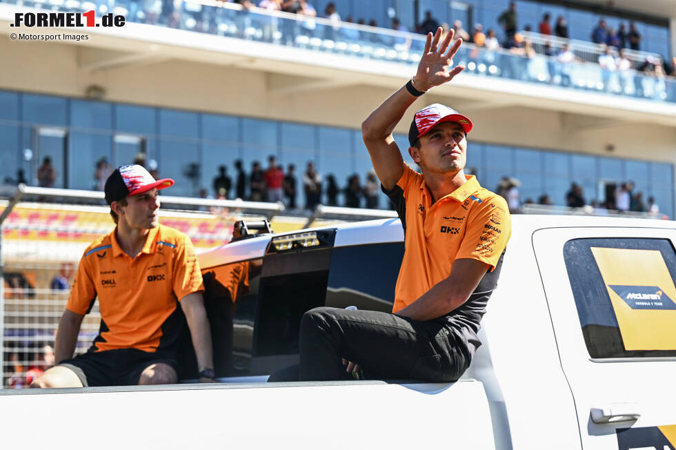 Foto zur News: Oscar Piastri (McLaren) und Lando Norris (McLaren)