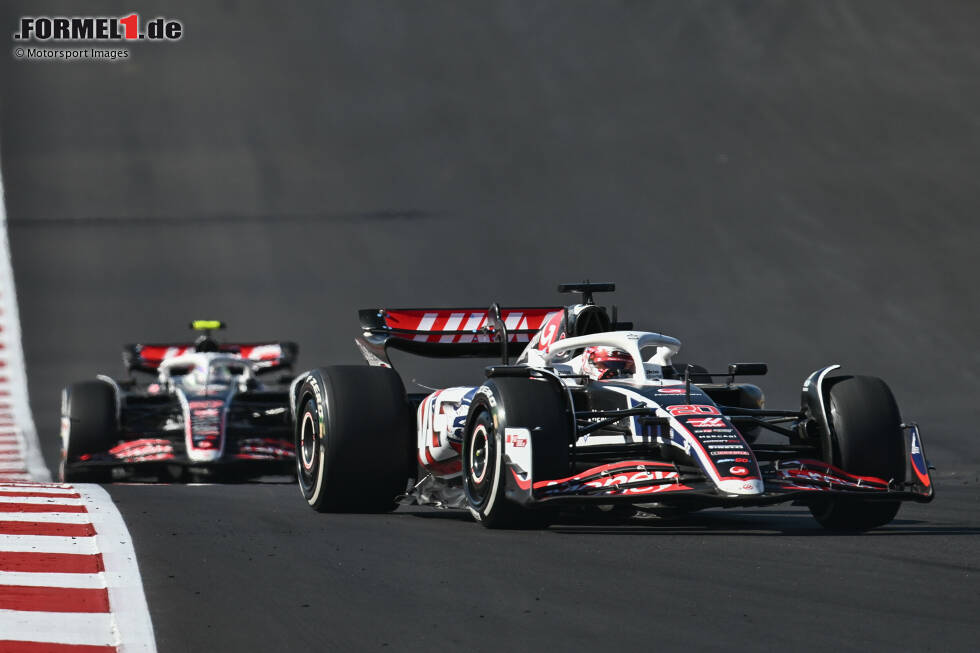 Foto zur News: Kevin Magnussen (Haas) und Nico Hülkenberg (Haas)