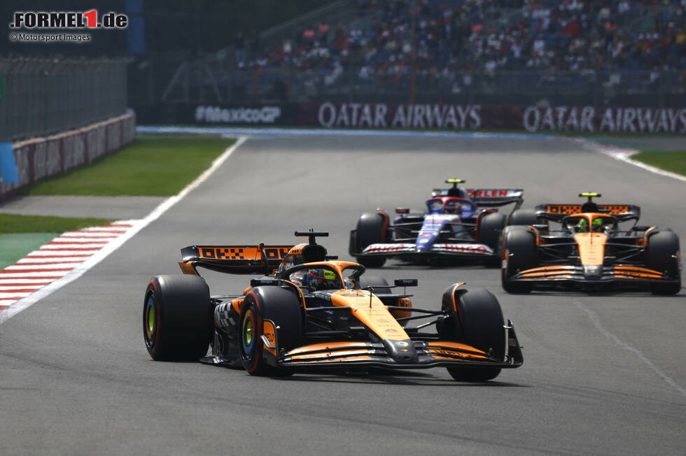 Foto zur News: Oscar Piastri (McLaren), Lando Norris (McLaren) und Yuki Tsunoda (Racing Bulls)