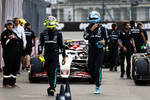 Foto zur News: Lewis Hamilton (Mercedes) und George Russell (Mercedes)