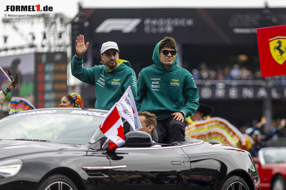 Foto zur News: Fernando Alonso (Aston Martin) und Lance Stroll (Aston Martin)