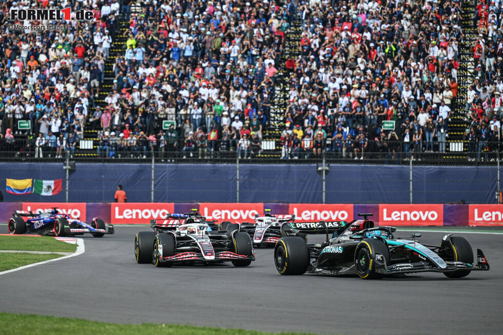 Foto zur News: George Russell (Mercedes), Kevin Magnussen (Haas) und Nico Hülkenberg (Haas)