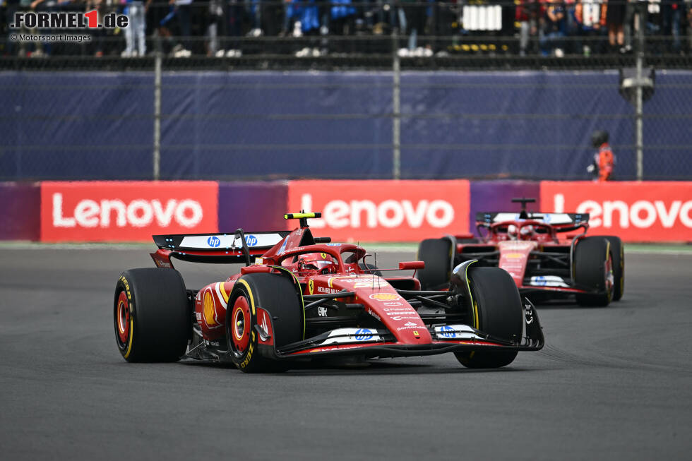 Foto zur News: Carlos Sainz (Ferrari) und Charles Leclerc (Ferrari)