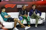 Foto zur News: Lance Stroll (Aston Martin), Lewis Hamilton (Mercedes) und Franco Colapinto (Williams)