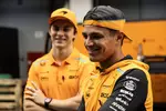 Foto zur News: Oscar Piastri (McLaren) und Lando Norris (McLaren)